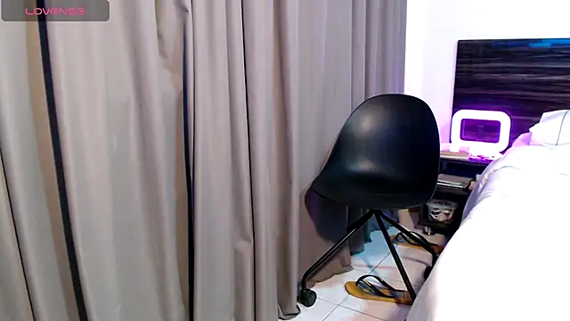 Snapshot of FaustoCock chatting on 12/16/25, 08:46 FaustoCock online show from 12/16/25, 08:46