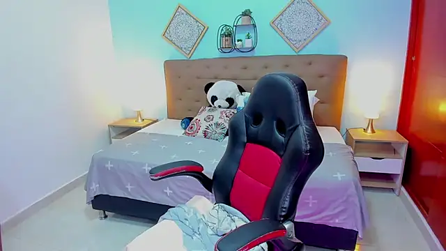 Edelaine rogers online show from 04/12/26, 05:11