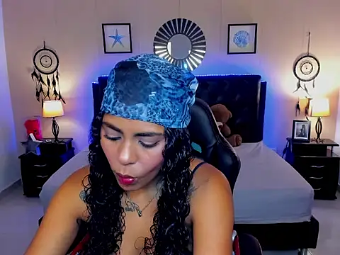 Edelaine rogers online show from 04/22/26, 05:03