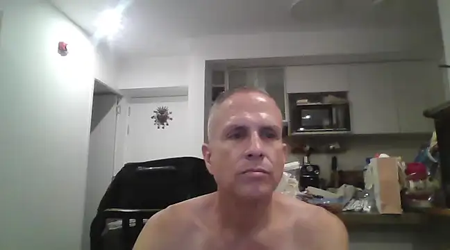 Snapshot of Diegoperrote682661 chatting on 02/25/25, 03:42 Diegoperrote682661 online show from 02/25/25, 03:42