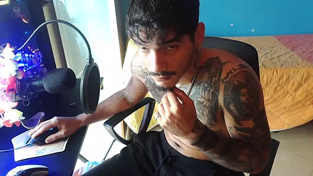 Badboyi1997 online show from 10/22/25, 11:20