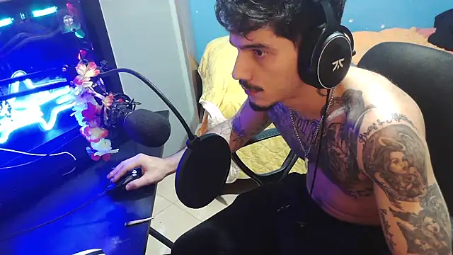 Badboyi1997 online show from 10/24/25, 02:21