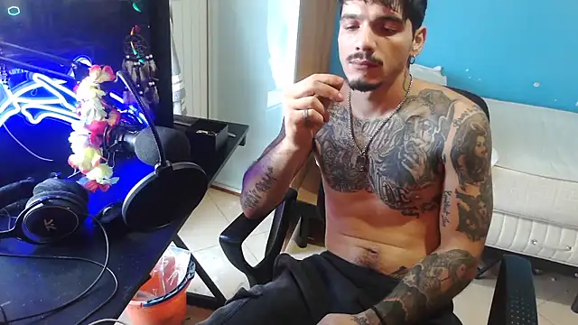 Badboyi1997 online show from 10/20/25, 06:59