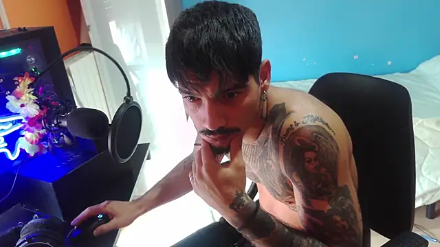 Snapshot of Badboyi1997 chatting on 10/13/25, 11:56 Badboyi1997 online show from 10/13/25, 11:56