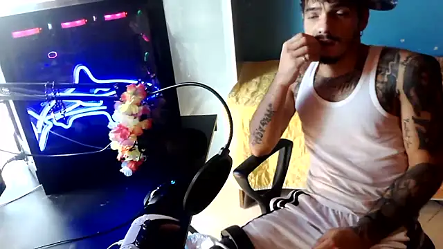 Badboyi1997 online show from 11/01/25, 10:42