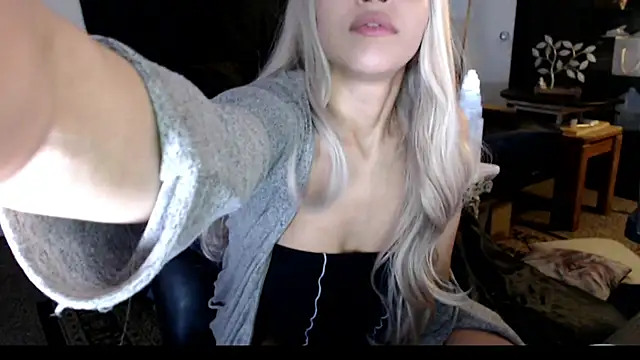 liadivina online show from 02/27/25, 04:13