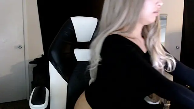 liadivina online show from 03/16/25, 05:36