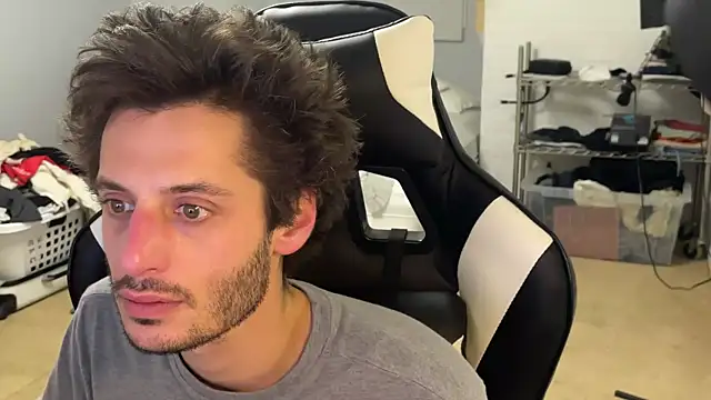 Dylansd online show from 12/27/24, 04:04