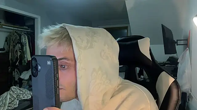 Dylansd online show from 12/31/24, 07:53