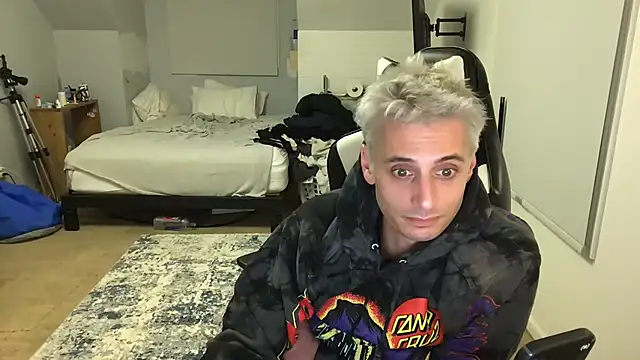 Dylansd online show from 12/29/24, 05:42