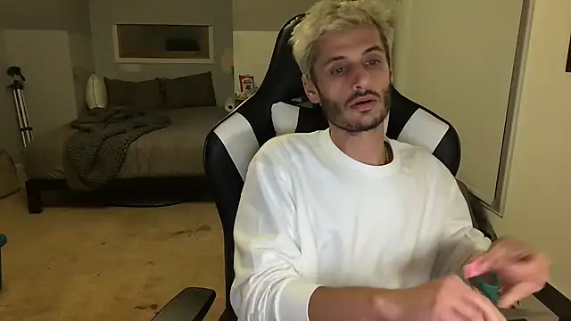 Dylansd online show from 02/05/25, 03:34