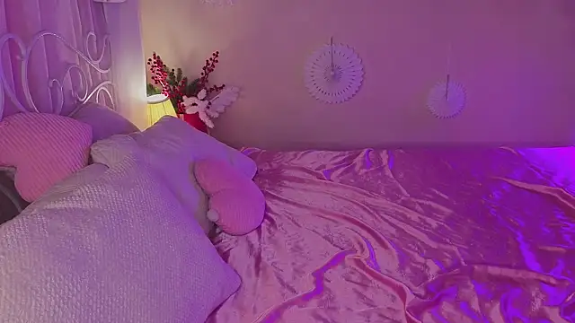 Rita flame online show from 12/05/25, 12:48