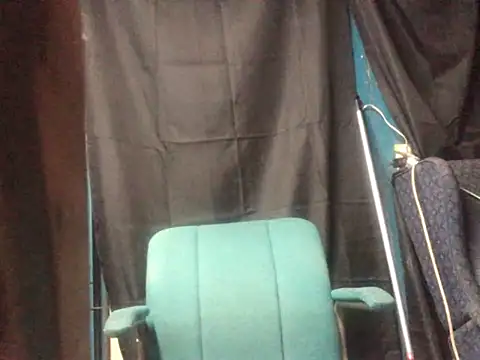 Snapshot of linksjack1010 chatting on 03/18/25, 12:06 linksjack1010 online show from 03/18/25, 12:06