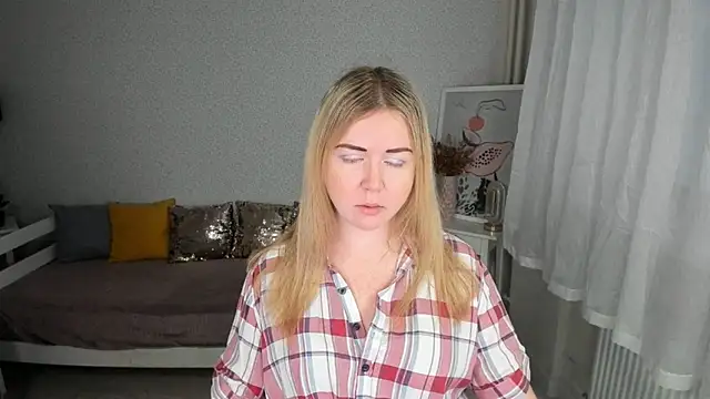 BettyBloom69 online show from 12/04/25, 04:44