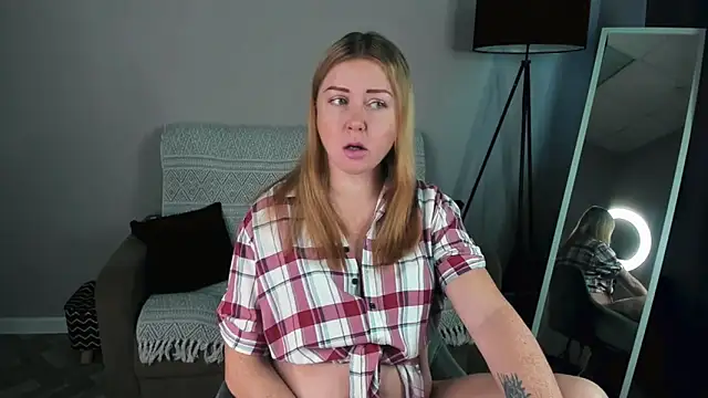 BettyBloom69 online show from 12/17/25, 05:23