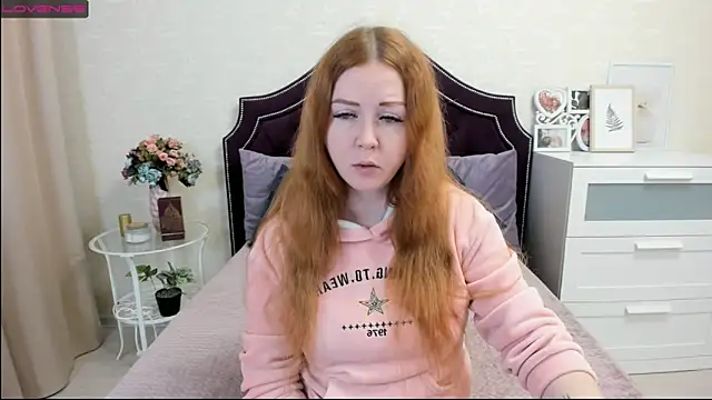 Snapshot of BettyBloom69 chatting on 02/20/25, 04:39 BettyBloom69 online show from 02/20/25, 04:39