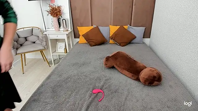 BettyBloom69 online show from 10/22/25, 05:18