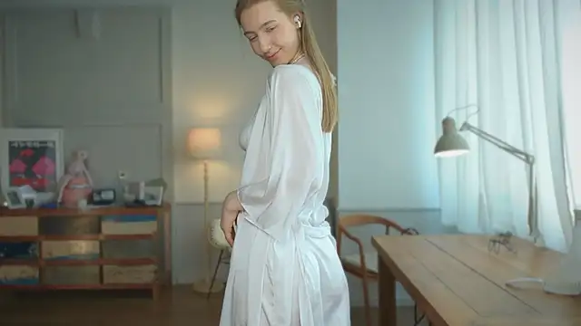 solar bella online show from 02/27/25, 01:38