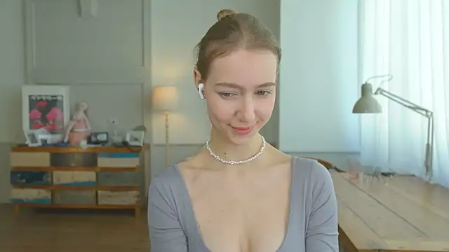 solar bella online show from 02/09/25, 11:04