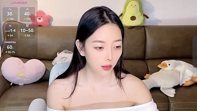 Snapshot of Yilin1999 chatting on 02/17/25, 07:12 Yilin1999 online show from 02/17/25, 07:12