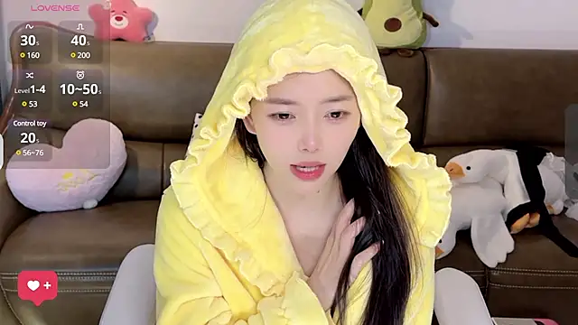 Snapshot of Yilin1999 chatting on 03/09/25, 07:23 Yilin1999 online show from 03/09/25, 07:23
