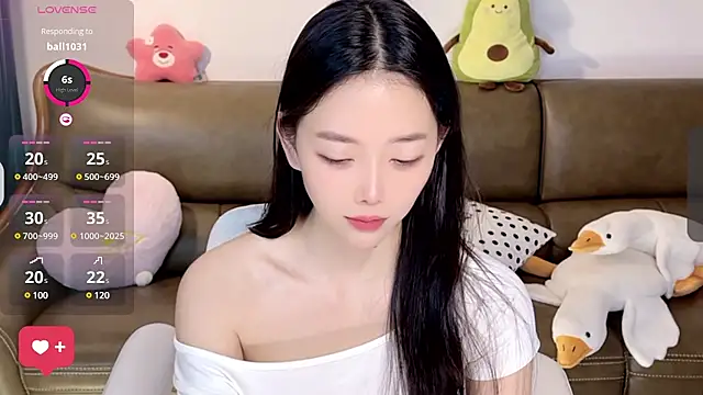 Snapshot of Yilin1999 chatting on 02/24/25, 02:40 Yilin1999 online show from 02/24/25, 02:40