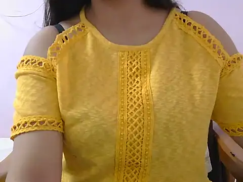 Snapshot of diva-22 chatting on 03/06/25, 09:03 diva-22 online show from 03/06/25, 09:03