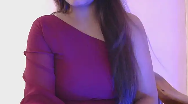 Snapshot of diva-22 chatting on 03/07/25, 10:46 diva-22 online show from 03/07/25, 10:46