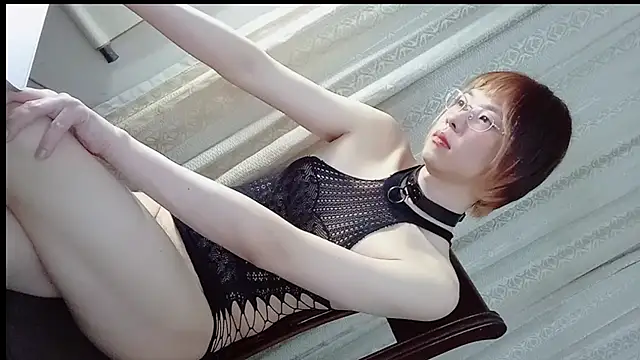 adawang1986 online show from 02/26/25, 01:43