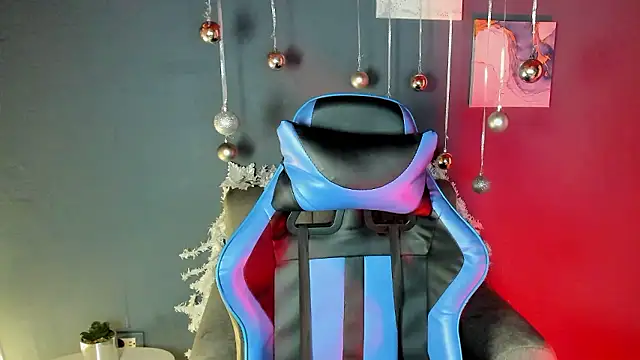 Cami  Smiith online show from 12/06/24, 03:13