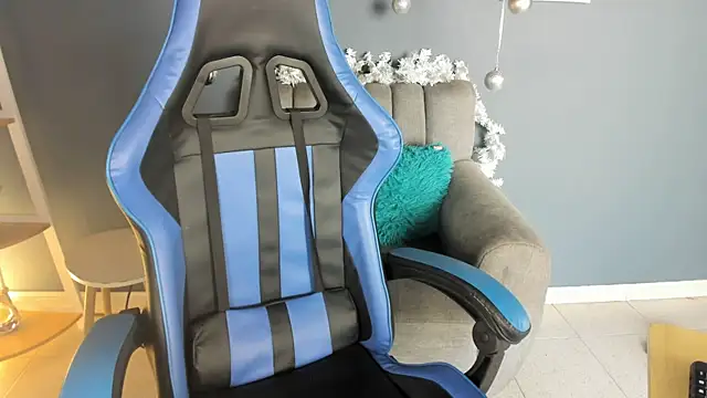 Cami  Smiith online show from 12/01/24, 04:34