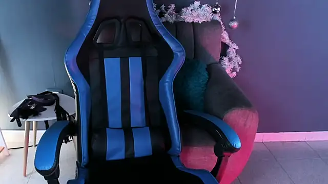 Cami  Smiith online show from 12/10/24, 02:28