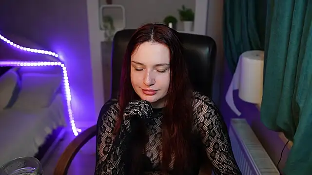 LisaElfy online show from 02/04/26, 03:07