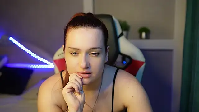 LisaElfy online show from 02/10/26, 03:44