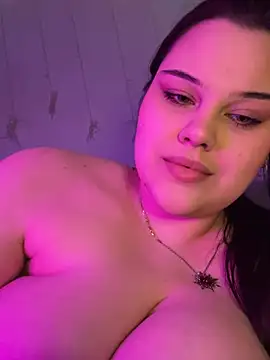 Snapshot of 31MoonLight13 chatting on 02/21/25, 10:04 31MoonLight13 online show from 02/21/25, 10:04