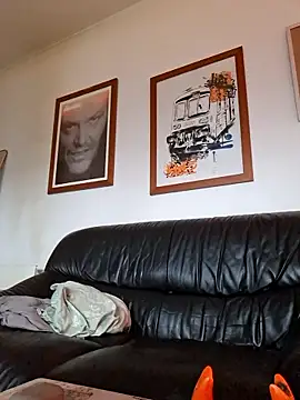 mileflav0r online show from 04/12/26, 06:49