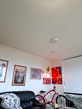 mileflav0r online show from 04/02/26, 07:59