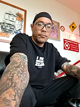 mileflav0r online show from 04/13/26, 07:01