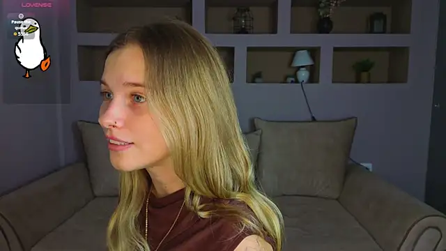 LinaCristonsen online show from 10/05/25, 03:03