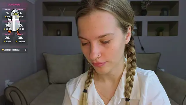 LinaCristonsen online show from 11/12/25, 03:27