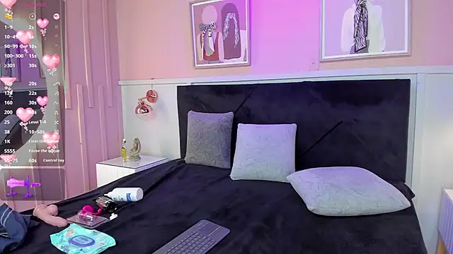 elodie walker online show from 10/10/25, 12:28