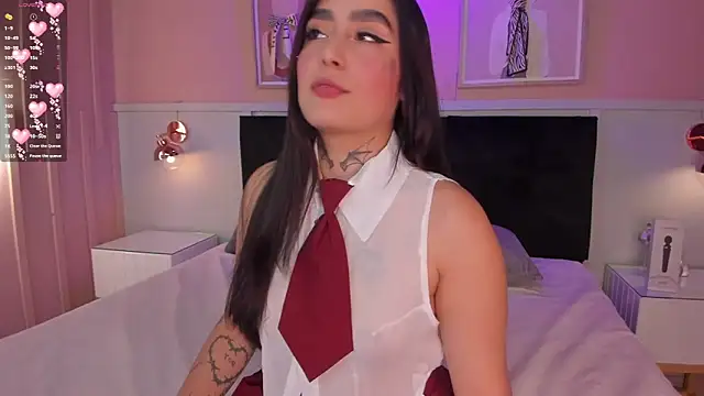 Snapshot of elodie_walker chatting on 06/19/26, 12:22 elodie walker online show from 06/19/26, 12:22