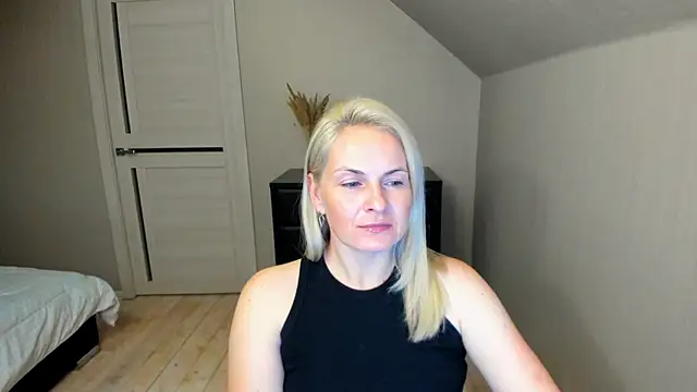 Snapshot of Alicee_Gracee chatting on 10/14/25, 06:52 Alicee Gracee online show from 10/14/25, 06:52