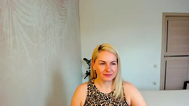 Snapshot of Alicee_Gracee chatting on 04/07/26, 08:49 Alicee Gracee online show from 04/07/26, 08:49