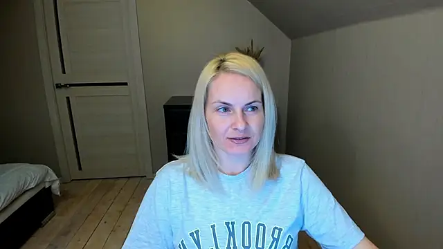 Snapshot of Alicee_Gracee chatting on 02/25/25, 07:06 Alicee Gracee online show from 02/25/25, 07:06