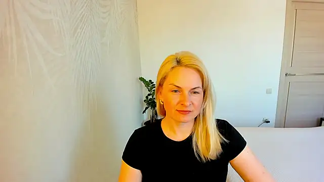 Snapshot of Alicee_Gracee chatting on 03/23/26, 08:03 Alicee Gracee online show from 03/23/26, 08:03