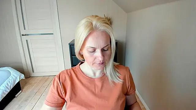 Snapshot of Alicee_Gracee chatting on 03/22/25, 07:15 Alicee Gracee online show from 03/22/25, 07:15