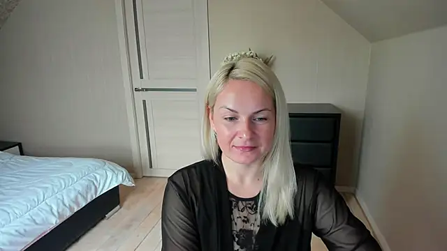 Snapshot of Alicee_Gracee chatting on 10/21/25, 06:57 Alicee Gracee online show from 10/21/25, 06:57