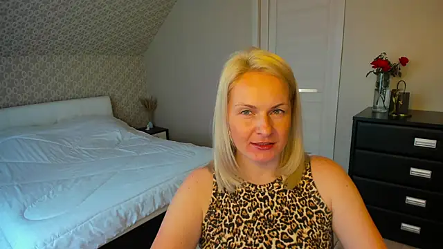 Snapshot of Alicee_Gracee chatting on 11/20/25, 11:22 Alicee Gracee online show from 11/20/25, 11:22