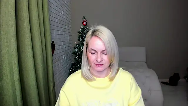 Snapshot of Alicee_Gracee chatting on 12/21/25, 07:48 Alicee Gracee online show from 12/21/25, 07:48